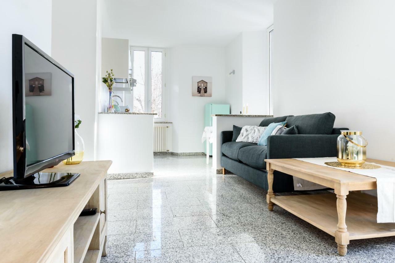 Lora Como Apartment, Free Private Parking Exterior foto