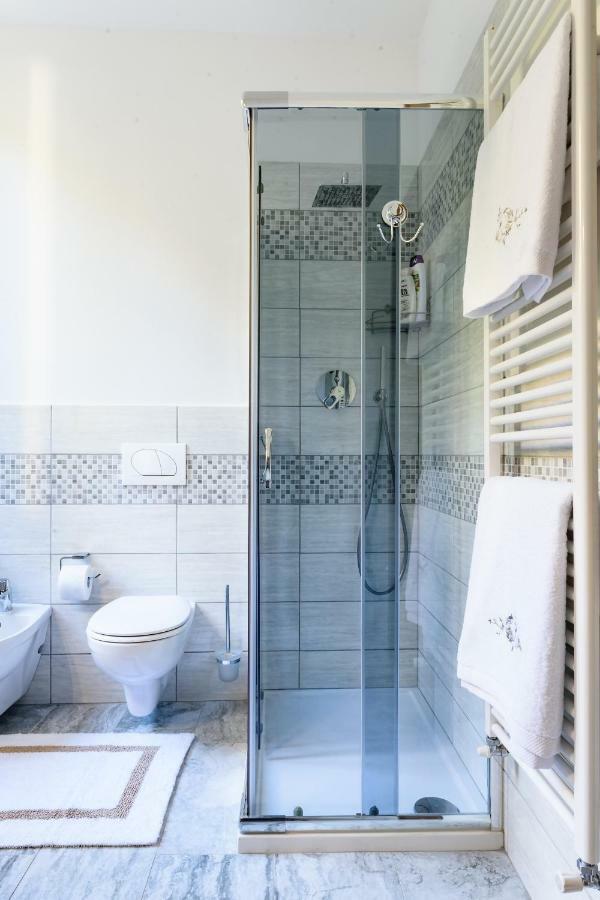 Lora Como Apartment, Free Private Parking Exterior foto